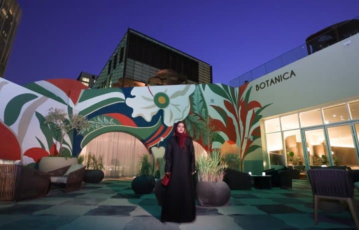 Kimpton KAFD Riyadh Unveiled Permanent Mural at Ziya and Botanica’s Terrace on Saudi National Day