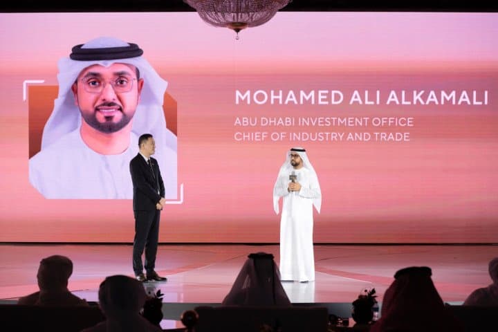 ROX تطلق سيارتها الرائدة الجديدة ADAMAS SUV من أبوظبي .. في إطار التعاون بين مكتب أبوظبي للاستثمار وROX