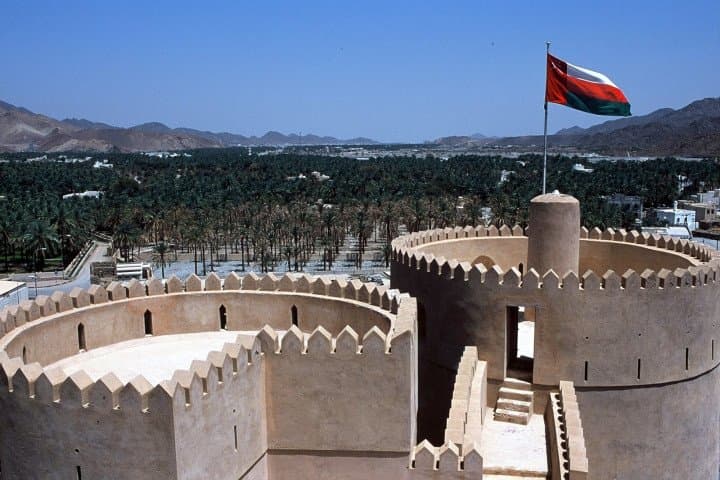 وضع الحركة الجوية والأمن في سلطنة عمان