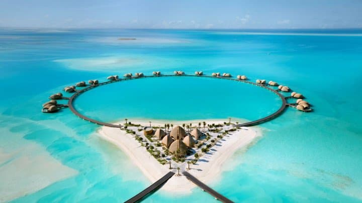 وجهة البحر الأحمر تغير نمط إجازات العيد لدى الزوار مزيج استثنائي يجمع بين سكون الاسترخاء وتجدد النشاط