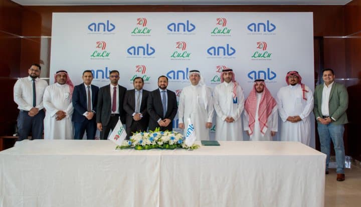 البنك العربي الوطني يوقع شراكة مع لولو هايبرماركت لتوسيع برنامج مكافآت العربي